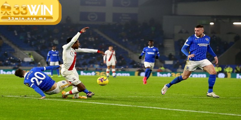 Đá phạt trực tiếp – Những quy định quan trọng trong bóng đá 4 Áp dụng những kỹ thuật của các cầu thủ bóng đá chuyên nghiệp trên thế giới