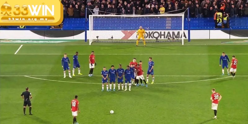 Đá phạt trực tiếp – Những quy định quan trọng trong bóng đá 2 Đá phạt trực tiếp được thực hiện trong các tình huống khi đối phương vi phạm